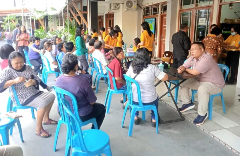 Paroki Gereja Maria Asumpta Klaten Gelar Cek Kesehatan Gratis Bagi Lansia