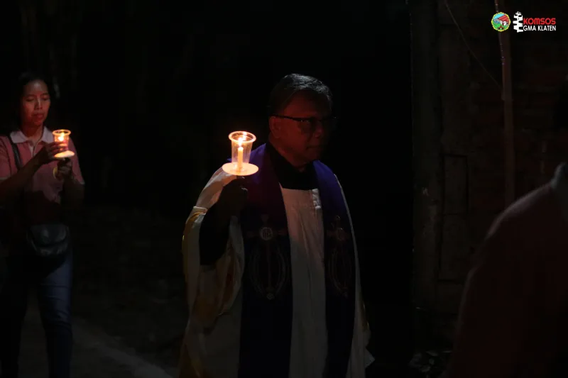Peziarahan Umat ke Makam Katolik Semangkak